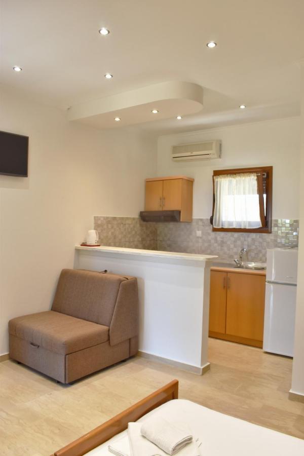 Kapsogeorgis Rooms Koinira Bagian luar foto